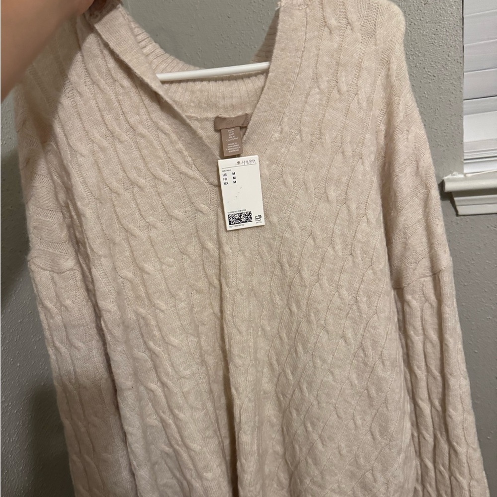 H&M Beige V-Neck Cable Knit Sweater